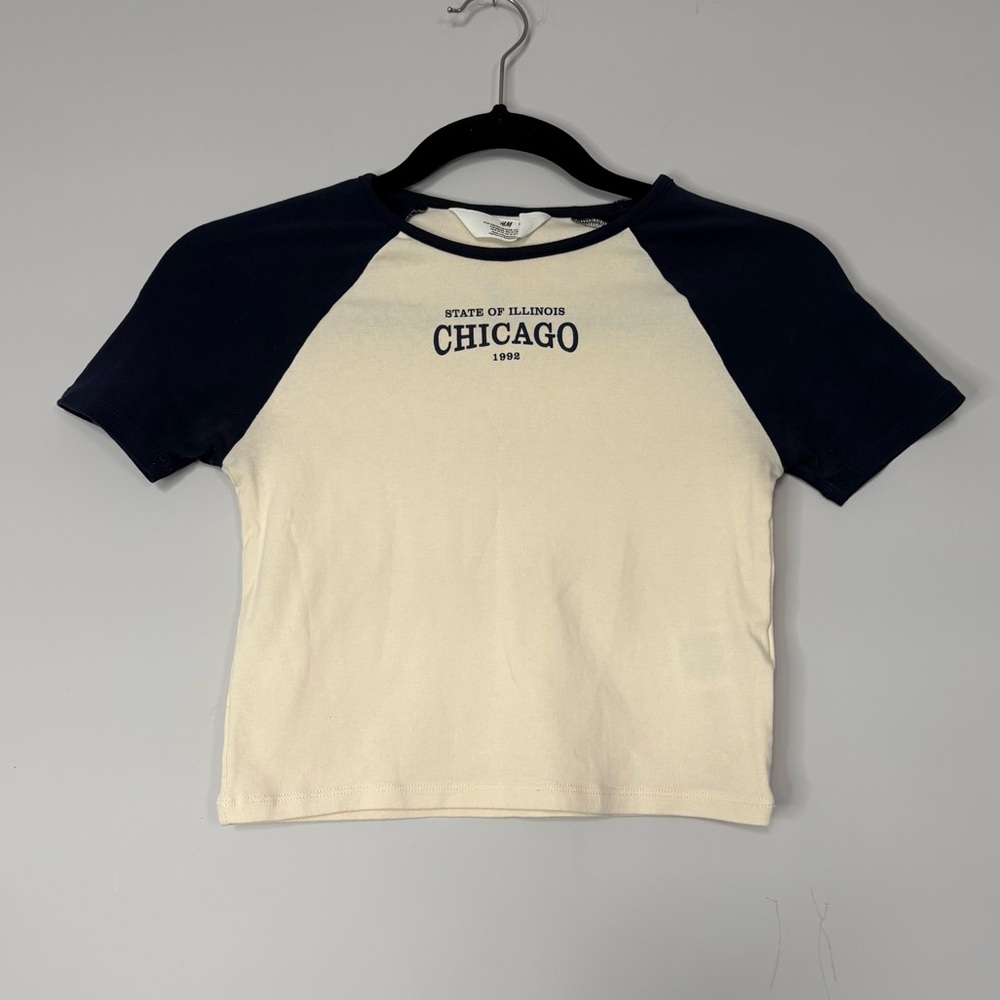 H&M Youth Chicago Illinois Trendy Baseball Tee Navy Blue & Cream